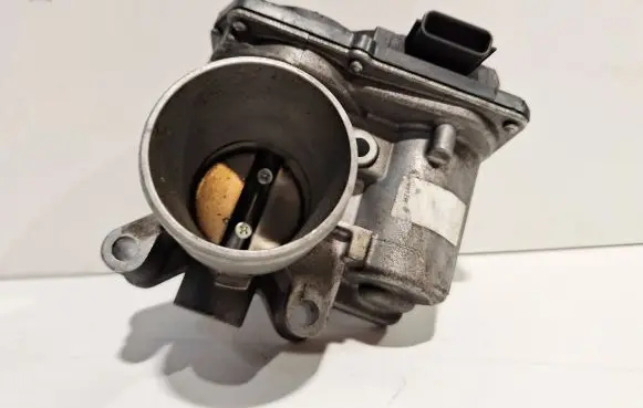 Renault Twingo III Throttle valve 8201269254