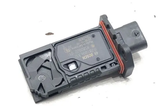 BMW 5 G30 G31 Mass air flow meter 0281006812