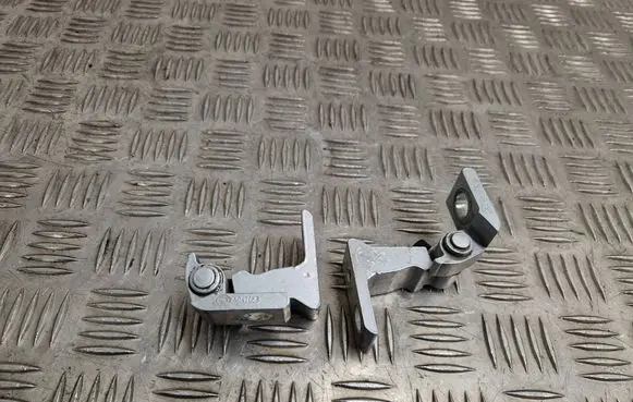 Rear door hinge set
