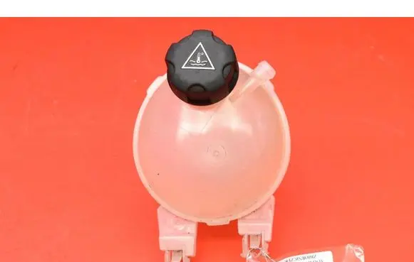 Peugeot 208 I Coolant expansion tank/reservoir 9800777280