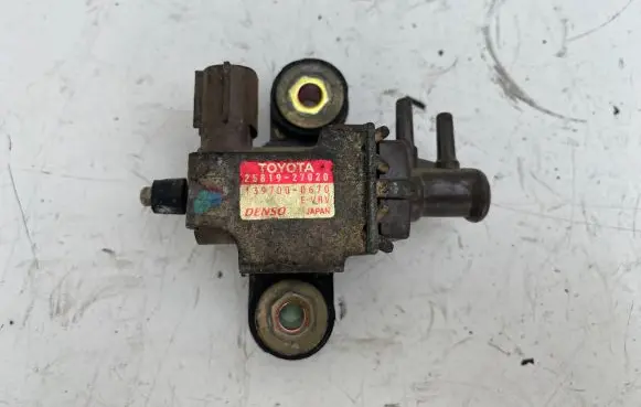 Toyota Corolla Verso E121 Turbo solenoid valve 2581927020