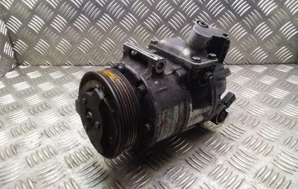 Volkswagen Golf V Air conditioning (A/C) compressor (pump) 1K0820803S