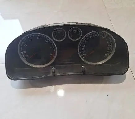 Volkswagen PASSAT B5.5 Speedometer (instrument cluster) 3B0920809 16080418331 VWZ7Z0D0145975