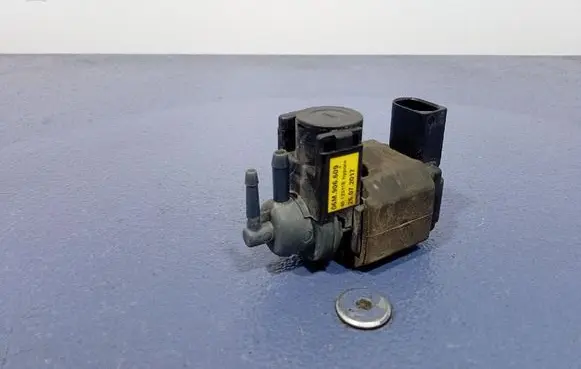 Porsche Panamera (970) Vacuum valve 06M906609