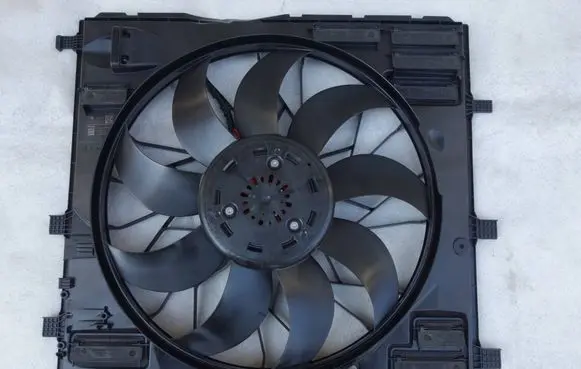 Mercedes-Benz Sprinter W907 W910 Radiator cooling fan shroud A9079064600