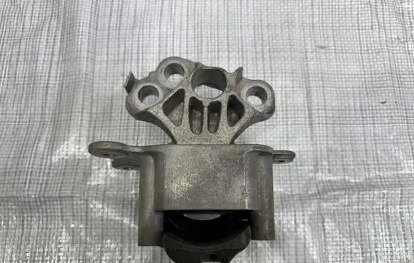 Land Rover Range Rover Evoque L551 Engine mount vacuum valve K8D2-7M121-AE