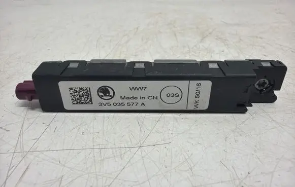 Skoda Superb B8 (3V) Aerial antenna amplifier 3V5035577A