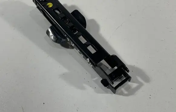 Audi A3 S3 A3 Sportback 8P Seat belt adjustment motor 8E0857833E