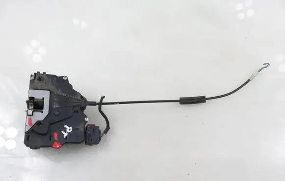 Opel Corsa D Rear door lock 13258267
