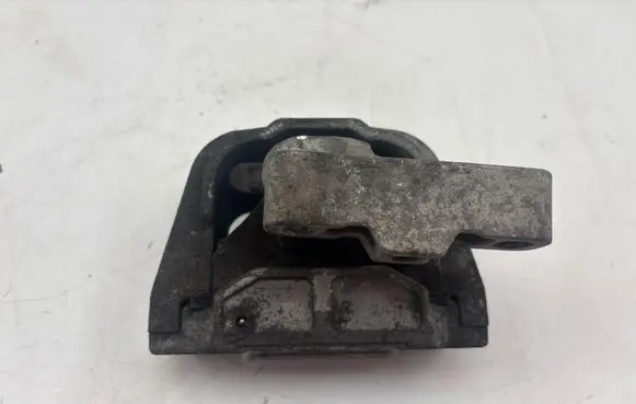 Skoda Octavia Mk2 (1Z) Engine mount bracket 1K0199262