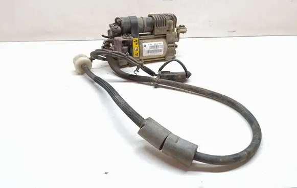 Jeep Grand Cherokee Air suspension compressor/pump 68204730AC
