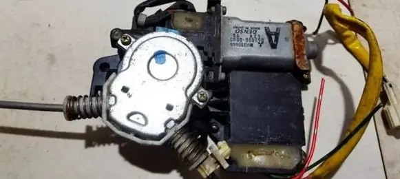 Mitsubishi Galant Front door window regulator motor 0620200083 mr280665