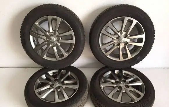 Toyota Yaris R15 alloy rim 