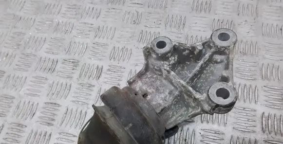 Volvo XC70 Engine mount bracket 9485551