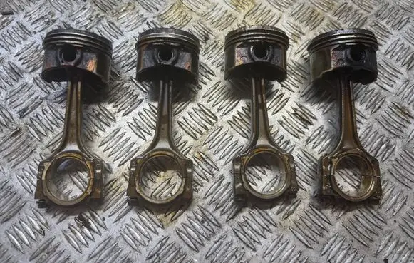 Fiat Doblo Piston with connecting rod 