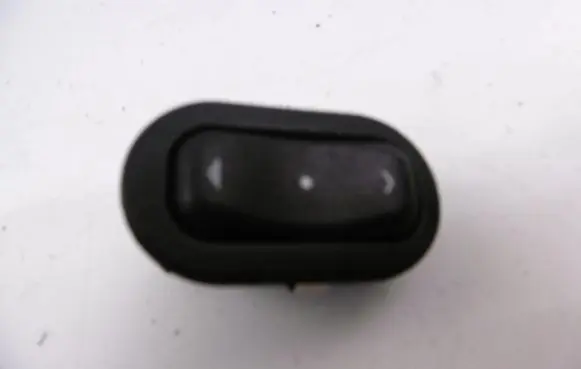 Opel Zafira A Electric window control switch 90561388