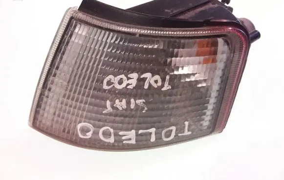 Seat Toledo I (1L) Front indicator light 961591