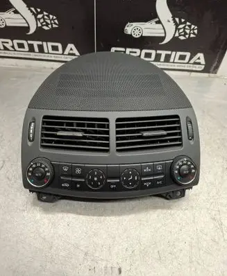 Mercedes-Benz E W211 Climate control unit 2118300490 00030606