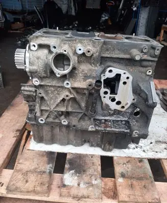 Volkswagen PASSAT B6 Engine block BVY 021541