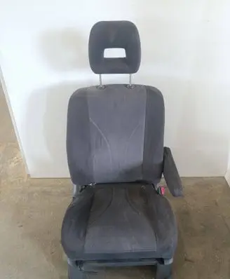 Mazda MPV II LW Front passenger seat