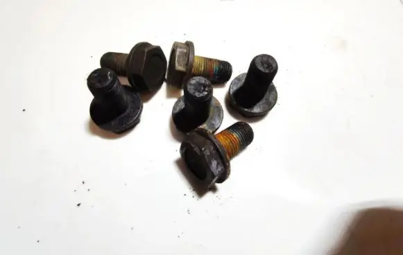 Volkswagen PASSAT B3 Nuts/bolts 