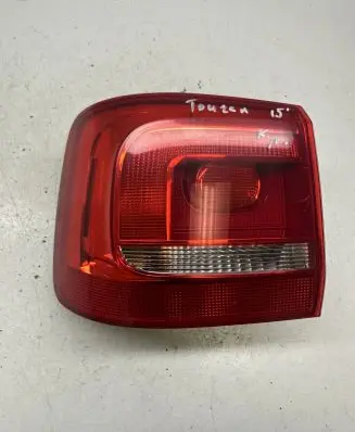 Volkswagen Touran II Rear/tail lights 1T0945095R 2SD01046801