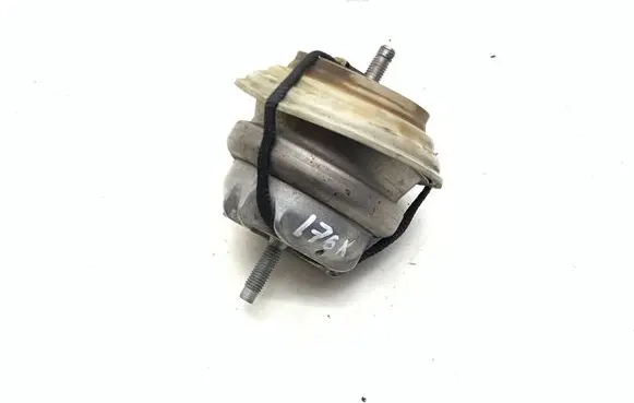 Engine mount bracket
