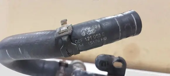 Volkswagen PASSAT B6 Engine coolant pipe/hose 06F971845B 06F121058C