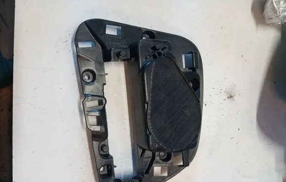 Volvo XC60 Dash center speaker frame 30781191