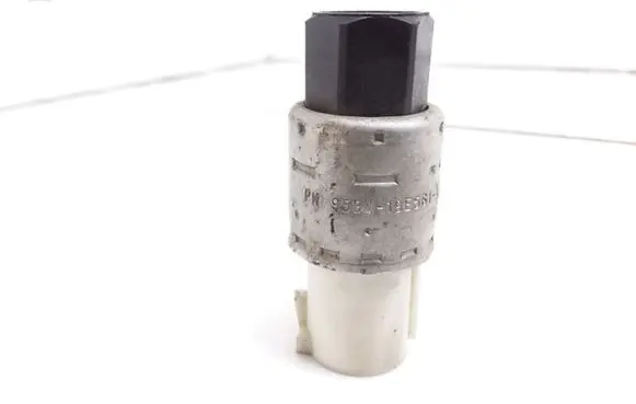 Ford Fiesta Air conditioning (A/C) pressure sensor 95BW19E561AA
