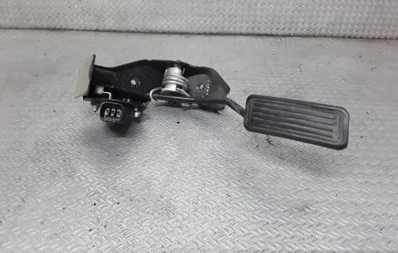 Toyota Corolla Verso AR10 Accelerator throttle pedal