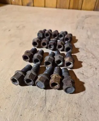 Volkswagen Bora Nuts/bolts 