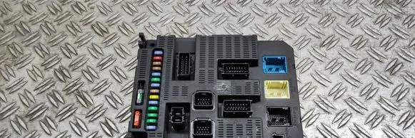 Peugeot 207 CC Fuse module 9659285380