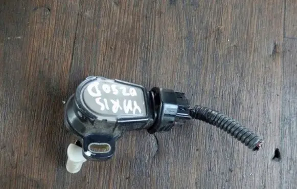 Toyota Avensis T270 Fuel tank cap lock motor 7703005020