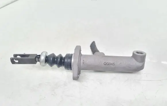 Audi A6 S6 C4 4A Clutch master cylinder QG045