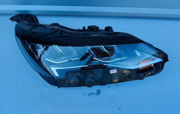 Peugeot 3008 II Headlight/headlamp 89914772