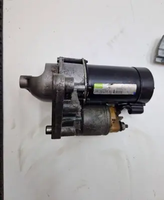 Peugeot 207 Starter motor 9640825280 15B71518