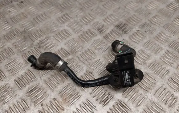 Audi A8 S8 D4 4H Vacuum line/pipe/hose 4H1611931B 036906051G