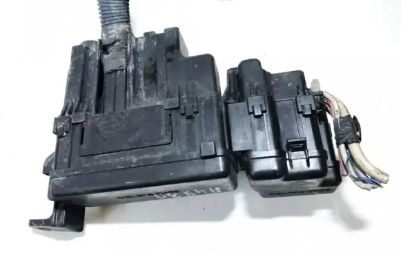 Toyota Previa (XR30, XR40) II Fuse box set 3267