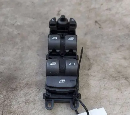 Volvo V40 Electric window control switch 31376495