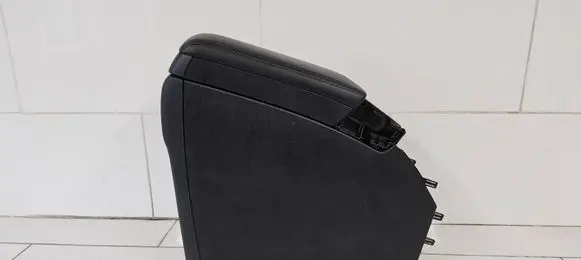 Toyota Prius+ (ZVW40) Armrest 5892347060