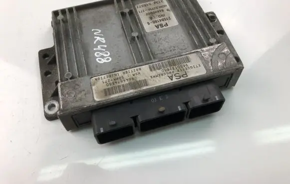 Citroen Xsara Picasso Engine control unit/module 9650132880
