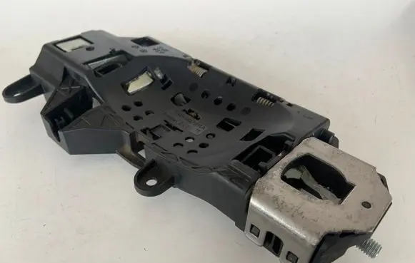 Audi A5 Front door exterior handle/bracket 8W0837811A