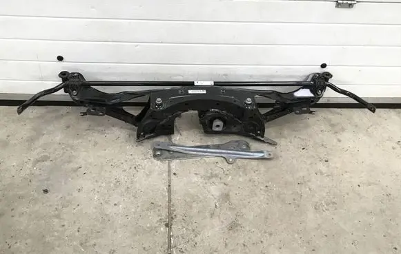 BMW X1 U11 Rear subframe 6894205 6897839
