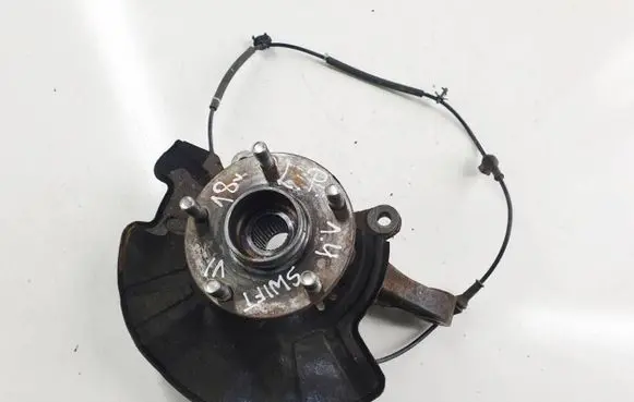 Suzuki Swift III Front wheel hub spindle knuckle