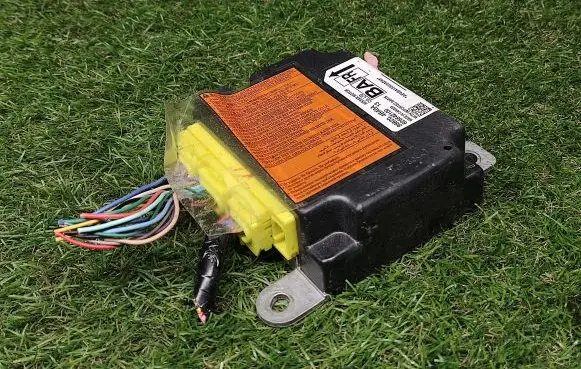 Nissan Rogue Airbag control unit/module 988204BA0A 626642100