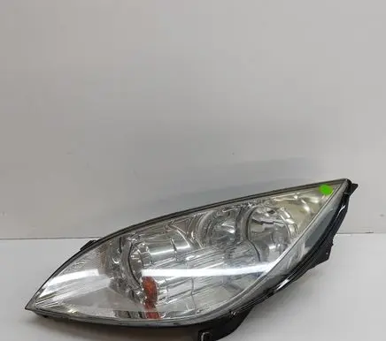 Mitsubishi Colt Headlight/headlamp 8301A285