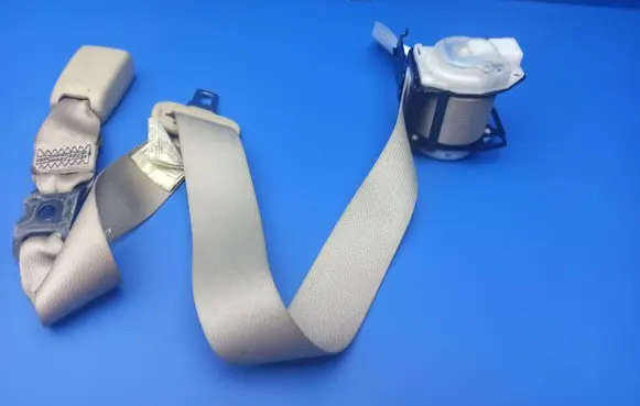Lexus IS 220D-250-350 Middle seatbelt (rear) C7092 G0659 C70319