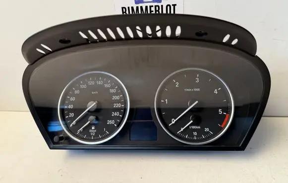 Speedometer (instrument cluster)