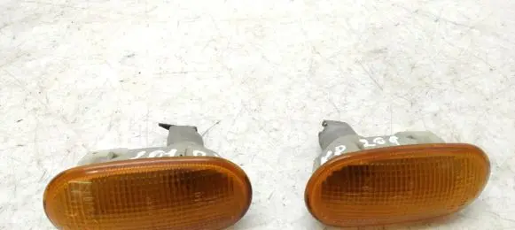 Mitsubishi Colt Front fender indicator light 0191048